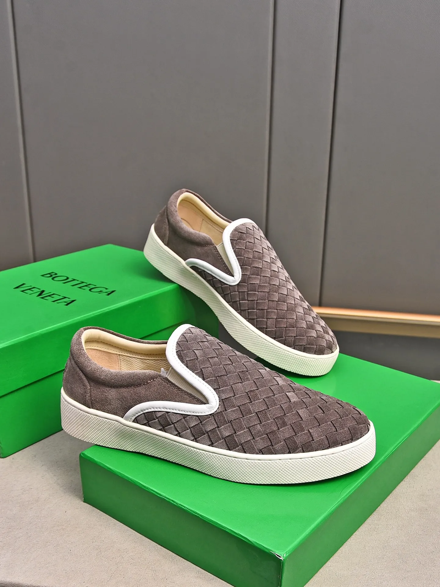 Men's shoes 💰460 [Sleeves series] BOTTEG* VENET* - high-end boutique Size: 38-44 (45 customized) BV new product, first-layer cowhide artificially woven classic style harmoniously blends with contemporary fashion temperament, rubber soles are light and flexible, water-dyed sheepskin pads! [Taobao, Tmall, and live streaming are the first choices]